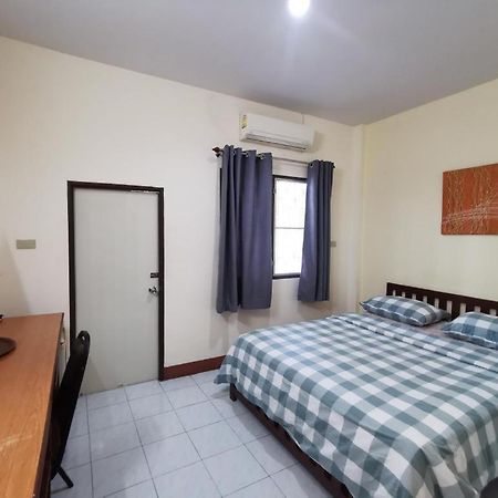 Deejai Hotel ศรีราชา ภายนอก รูปภาพ