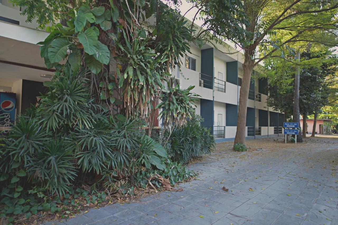 Deejai Hotel ศรีราชา ภายนอก รูปภาพ