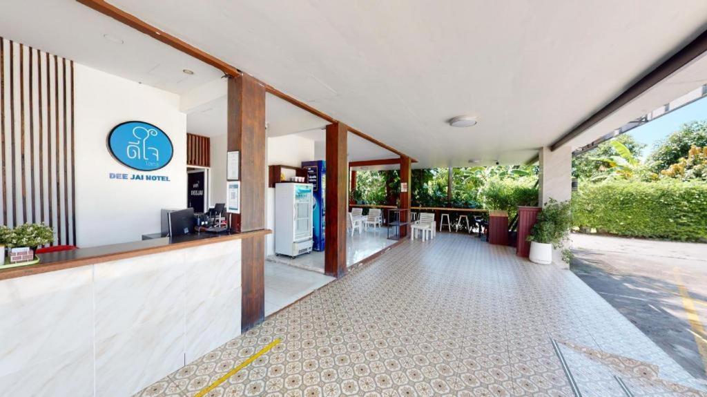 Deejai Hotel ศรีราชา ภายนอก รูปภาพ