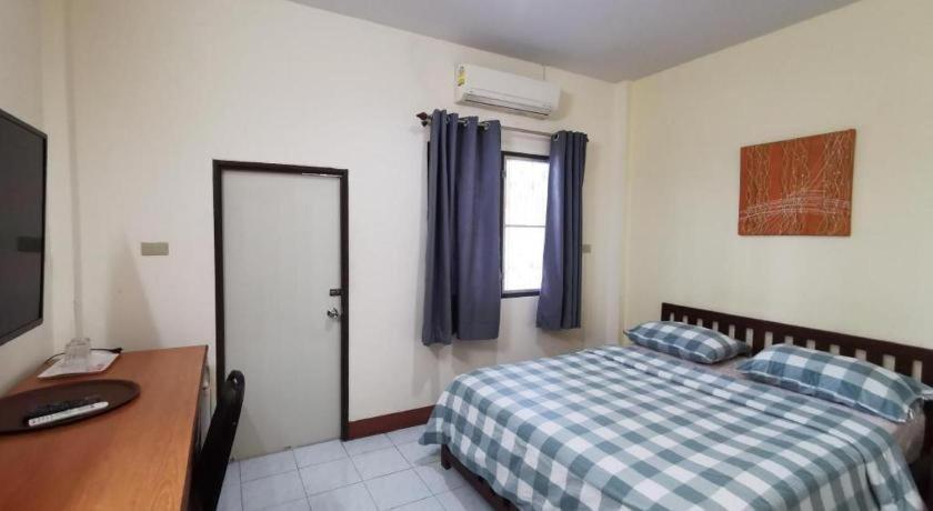 Deejai Hotel ศรีราชา ภายนอก รูปภาพ