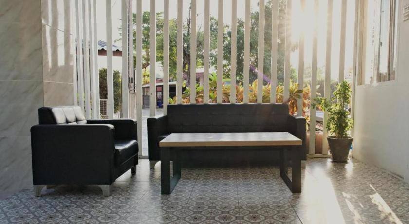 Deejai Hotel ศรีราชา ภายนอก รูปภาพ