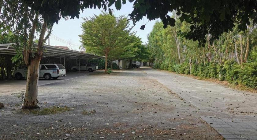 Deejai Hotel ศรีราชา ภายนอก รูปภาพ