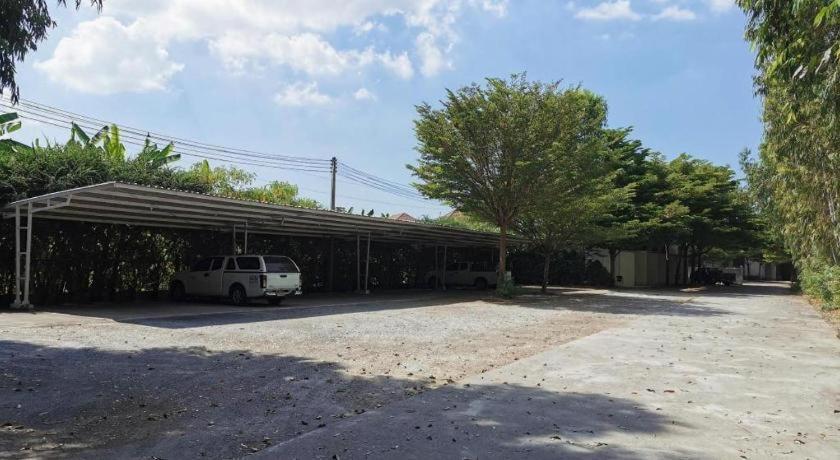 Deejai Hotel ศรีราชา ภายนอก รูปภาพ