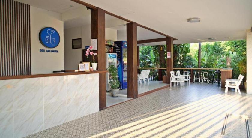 Deejai Hotel ศรีราชา ภายนอก รูปภาพ